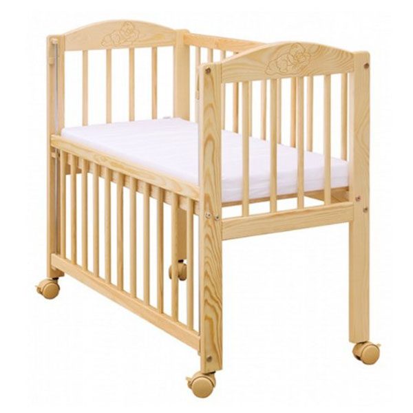 baby sleep in bed safely